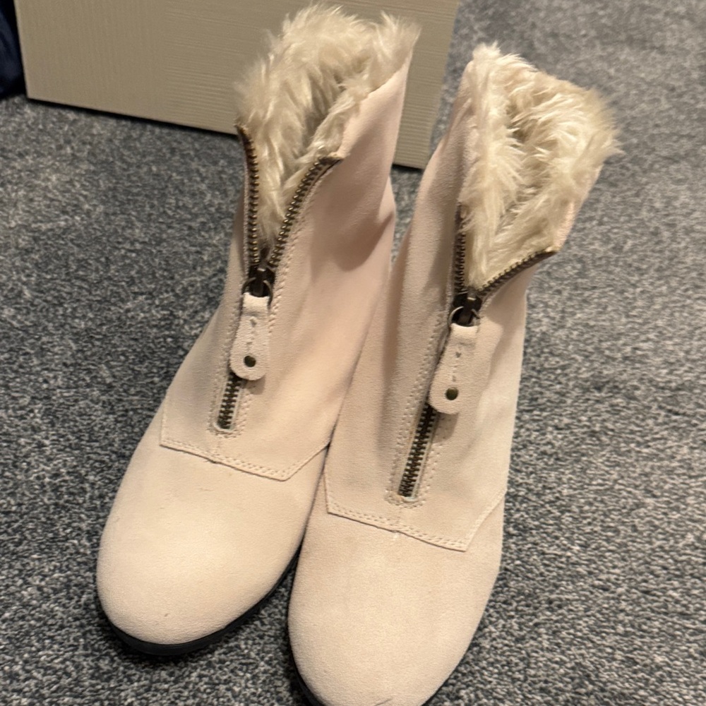 Sporto Cream Winter Boots with Fur Trim